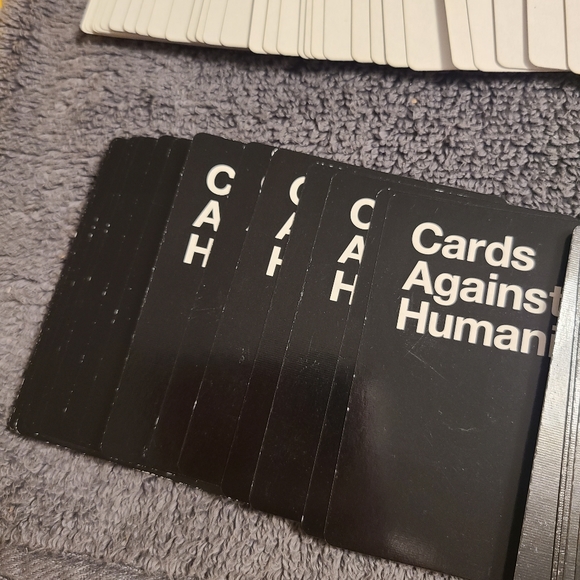 Cards Against Humanity - Picture 9 of 9